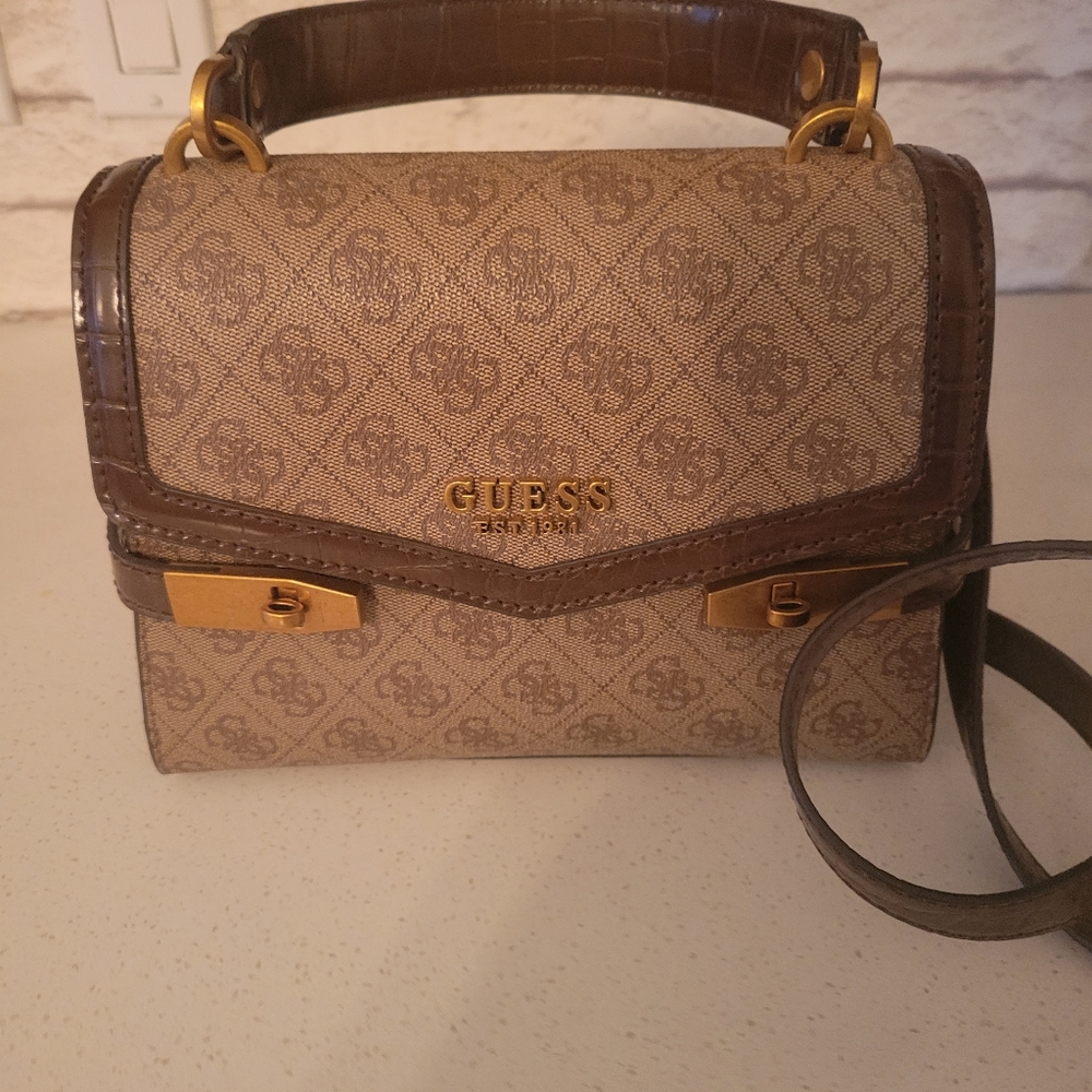 Guess purse